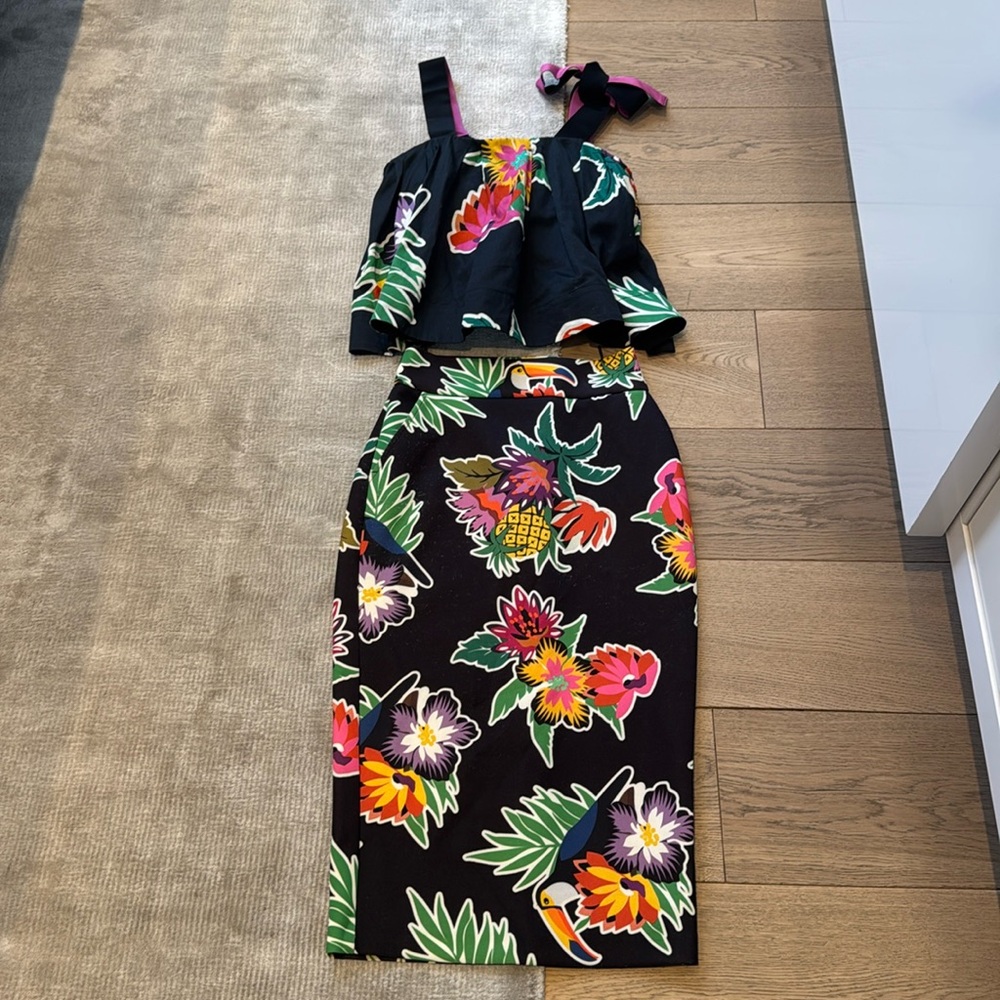 Pinko Women’s Top and Skirt Matching set